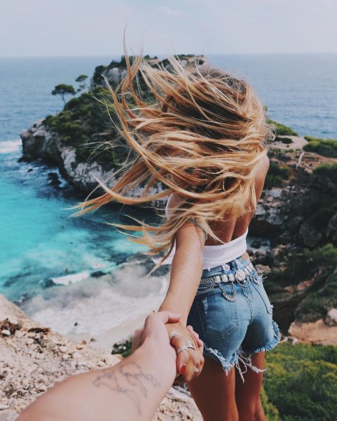 Кабриолет у моря