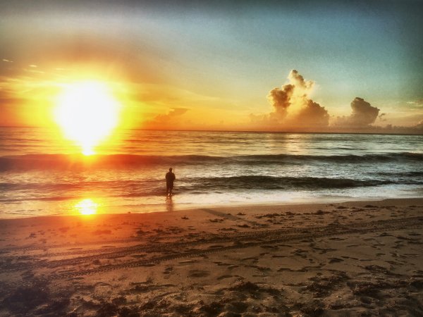 Красивый рассвет на море