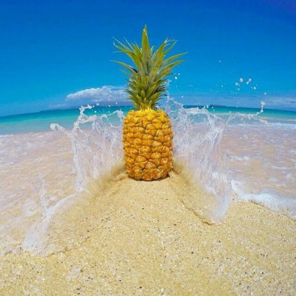 Фрукты на пляже