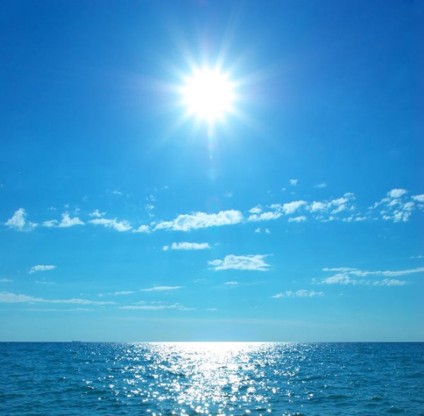 Солнечный день на море