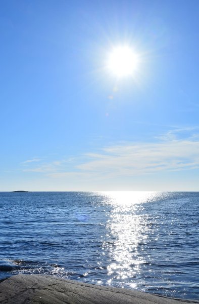 Солнечный день на море