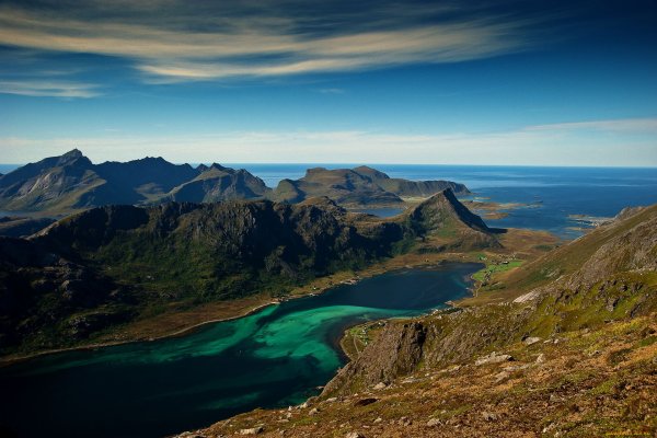 Остров с горой