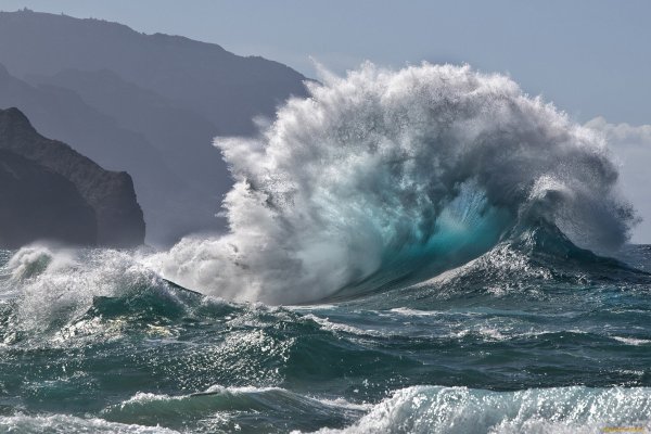 Морская волна в шторм