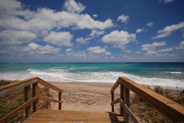 Вид на океан с пляжа