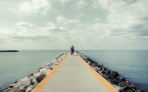 Море причал