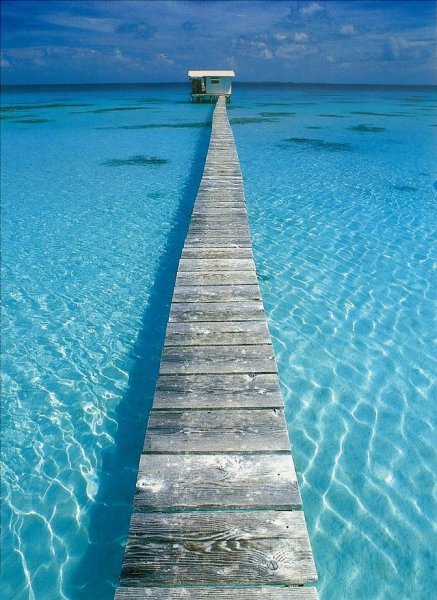 Мостик на пляже