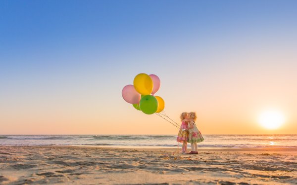 Фотосессия на море с воздушными шарами