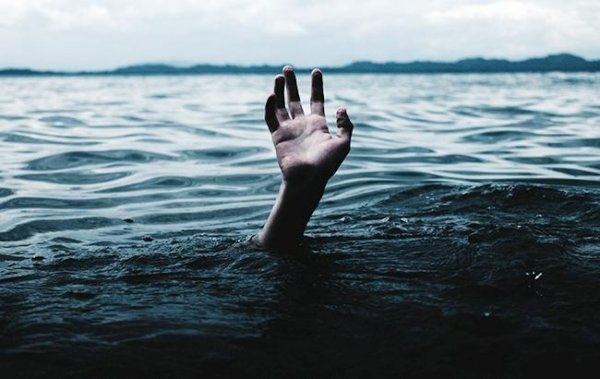 Человек под водой