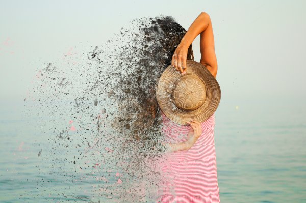 Парень на берегу моря