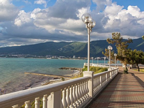 Геленджик море набережная