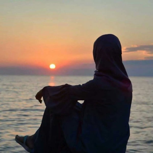 Мусульманка на море