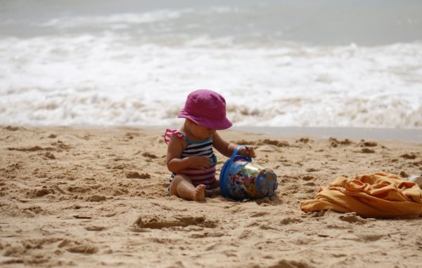 Дети на берегу моря