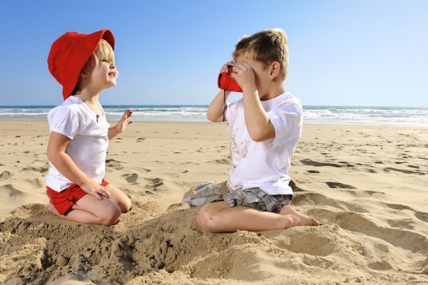 Дети на море