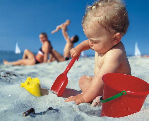 Спортивные люди на пляже