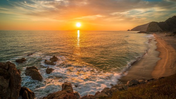 Восход солнца на море