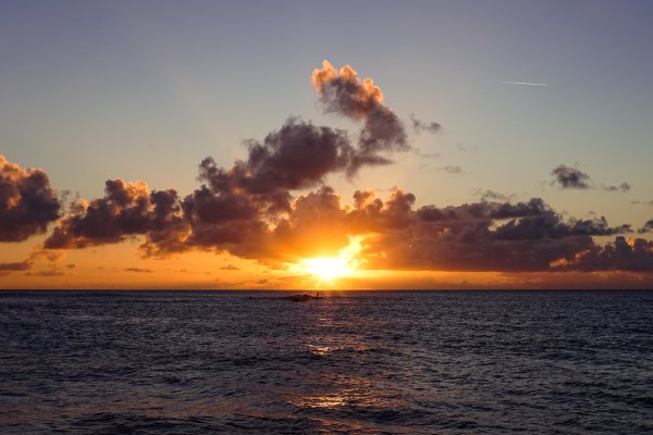 Закат солнца на море