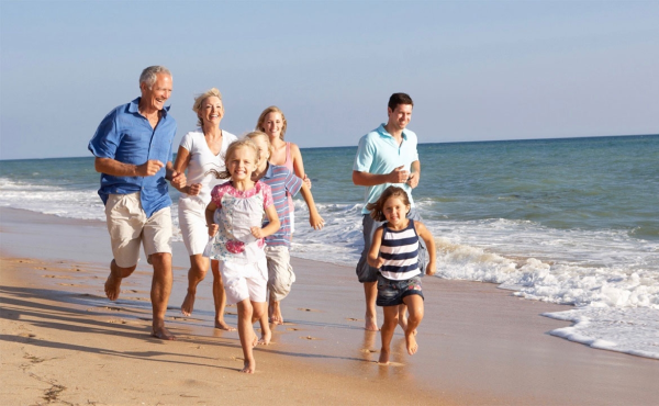 Домик у моря семья