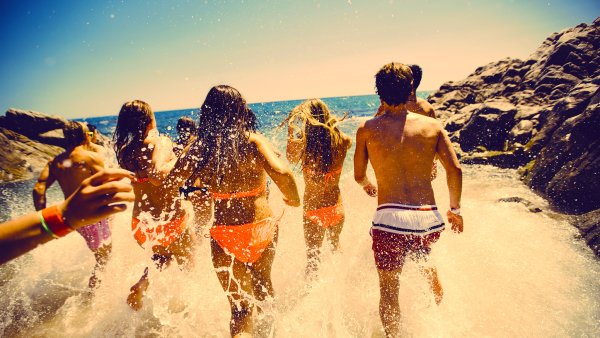 Веселье на море