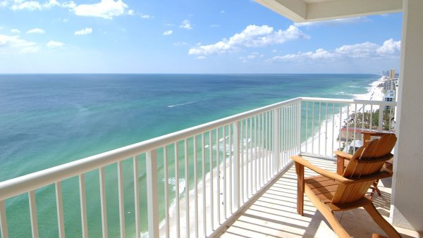 Вид на море с балкона