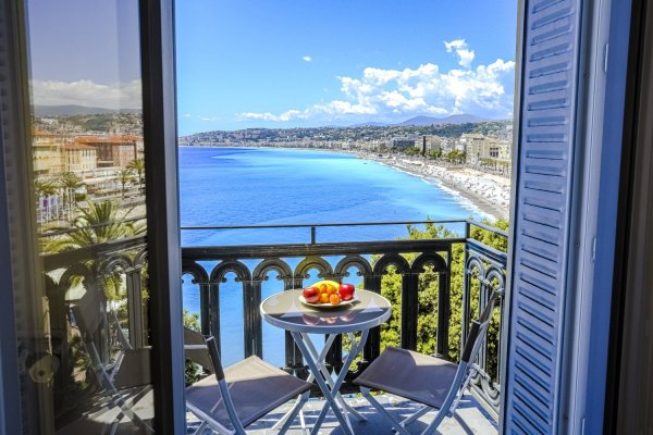 Ницца Франция вид с балкона