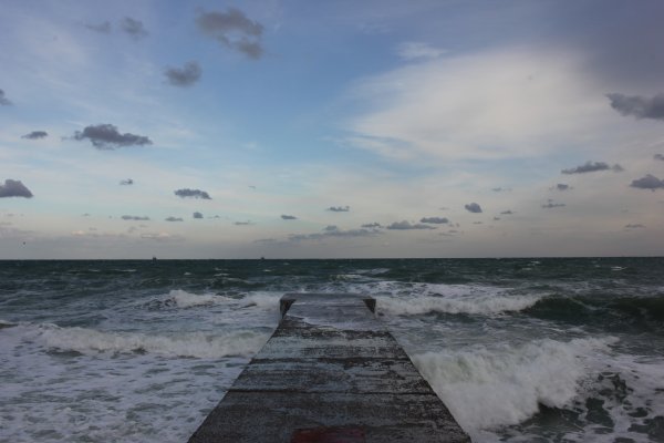 Море в пасмурный день