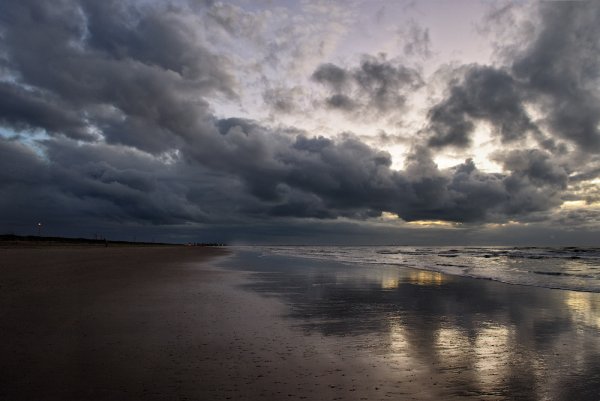 Хмурое море