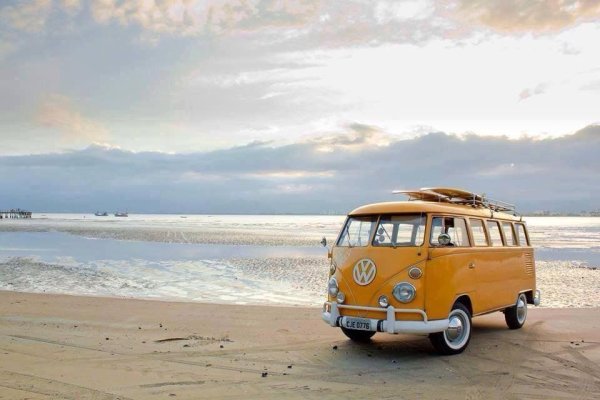 Микроавтобус на пляже