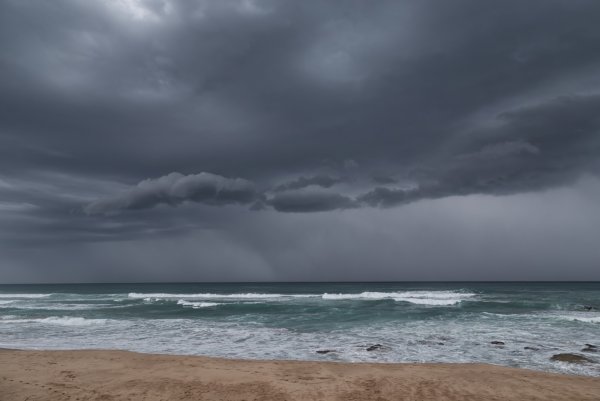 Море в пасмурную погоду