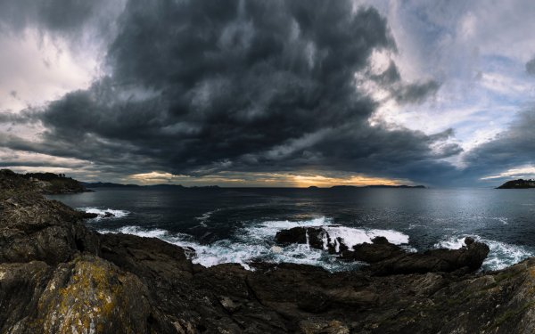 Тучи над океаном