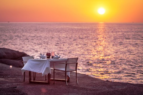 Ужин на берегу моря