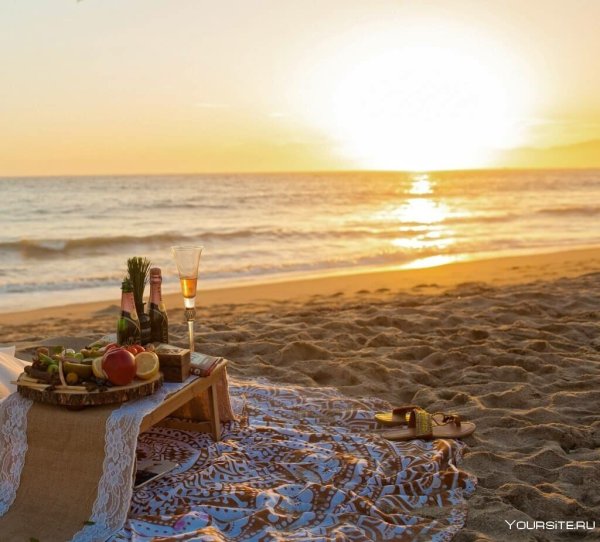 С ноутбуком на море