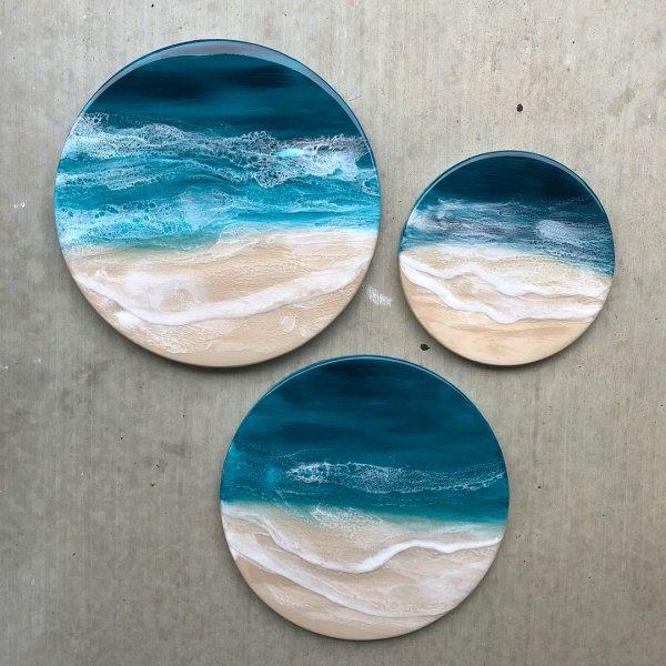 Блондинка на море