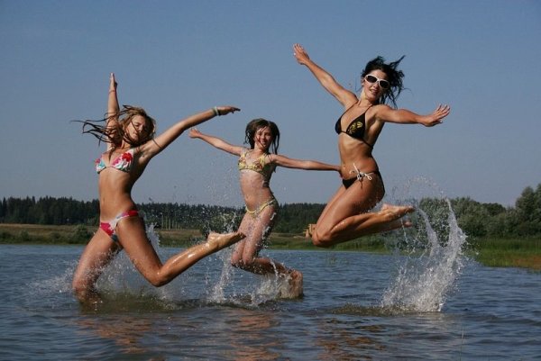 Молодежь на речке