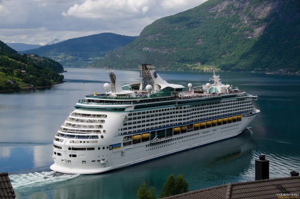 Круиз в океане