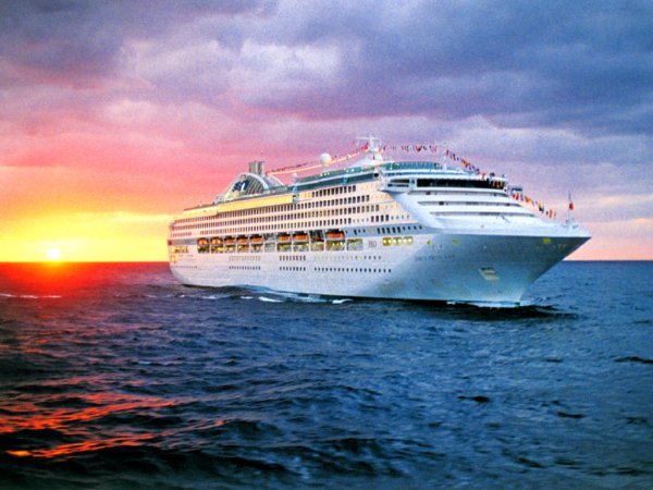 Круизный лайнер Норвегиан