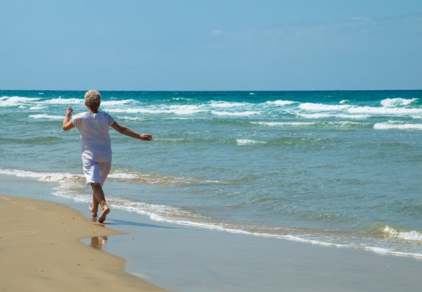 Старые бабки в купальниках
