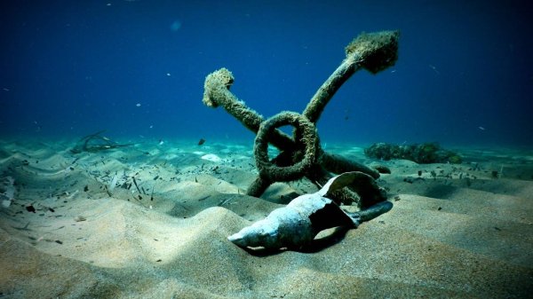 Затонувший якорь