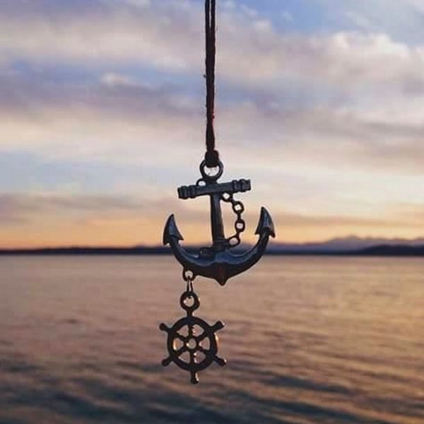 Якорь в воде