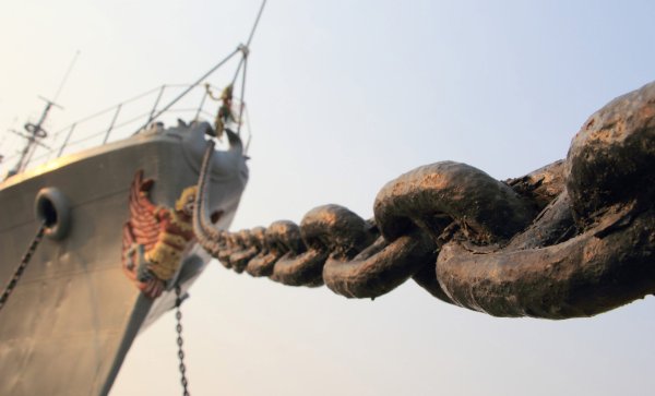 Якорная цепь на корабле