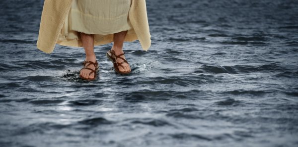 Хождение Петра по водам икона