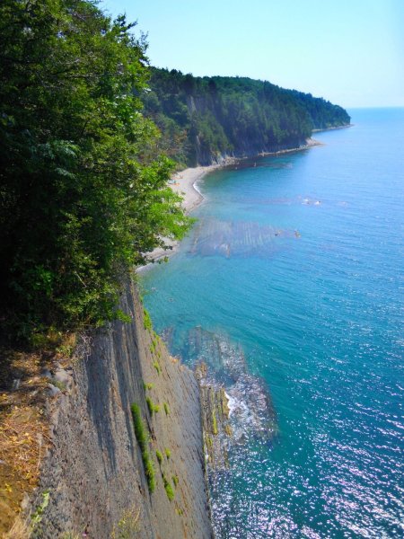 Пляж морская волна Джубга