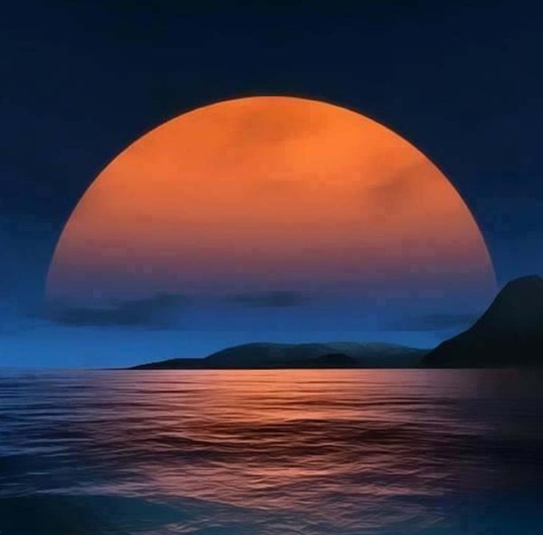 Красивый закат с луной