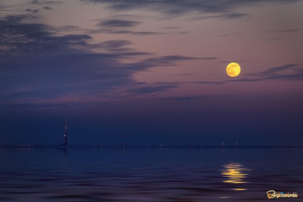 Луна над финским заливом