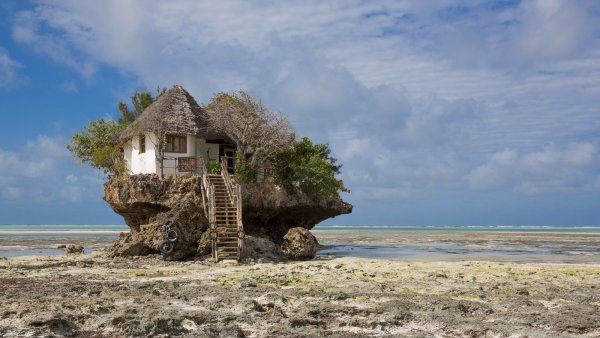 Ресторан на скале Занзибар