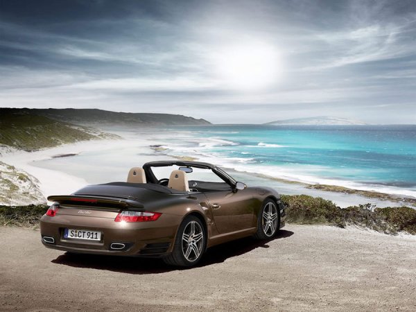 Порше 911 на побережье