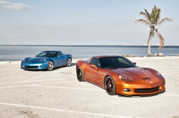 Corvette z06 оранжевый
