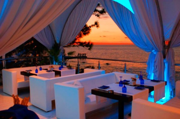 Ресторан у моря