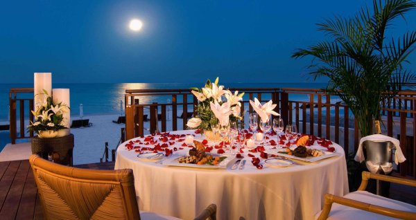 Кафе на берегу океана