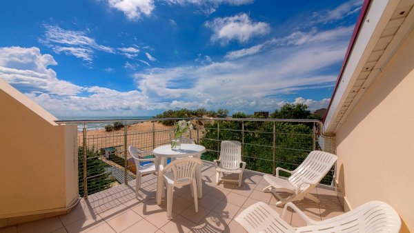 Тихий дворик Джемете Анапа база отдыха море