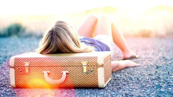 Турист с чемоданом